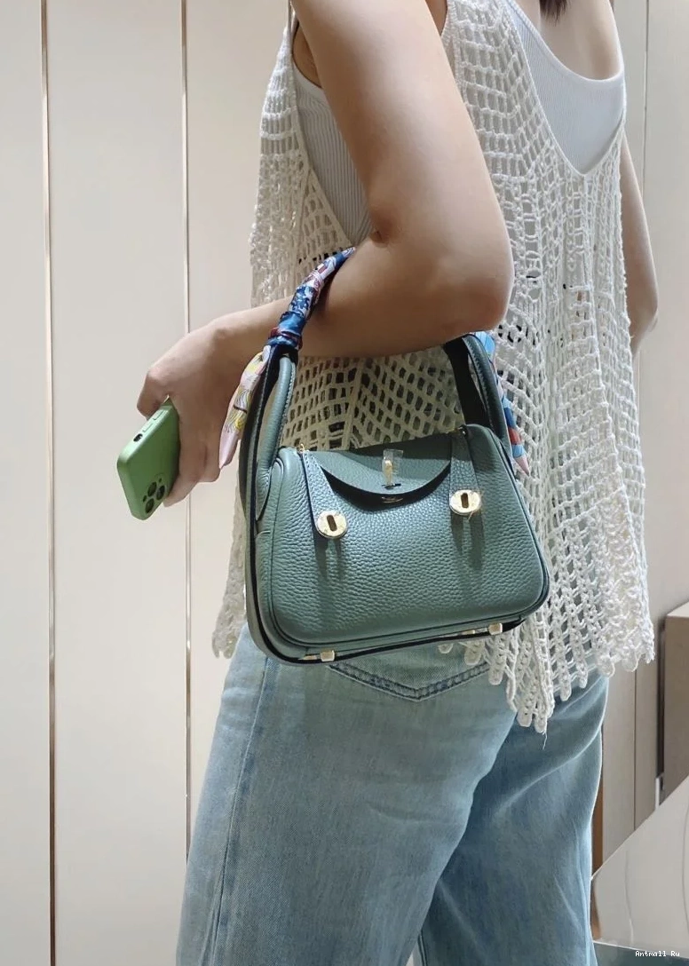 47878 Lindy Hermes Bold Bags 0703